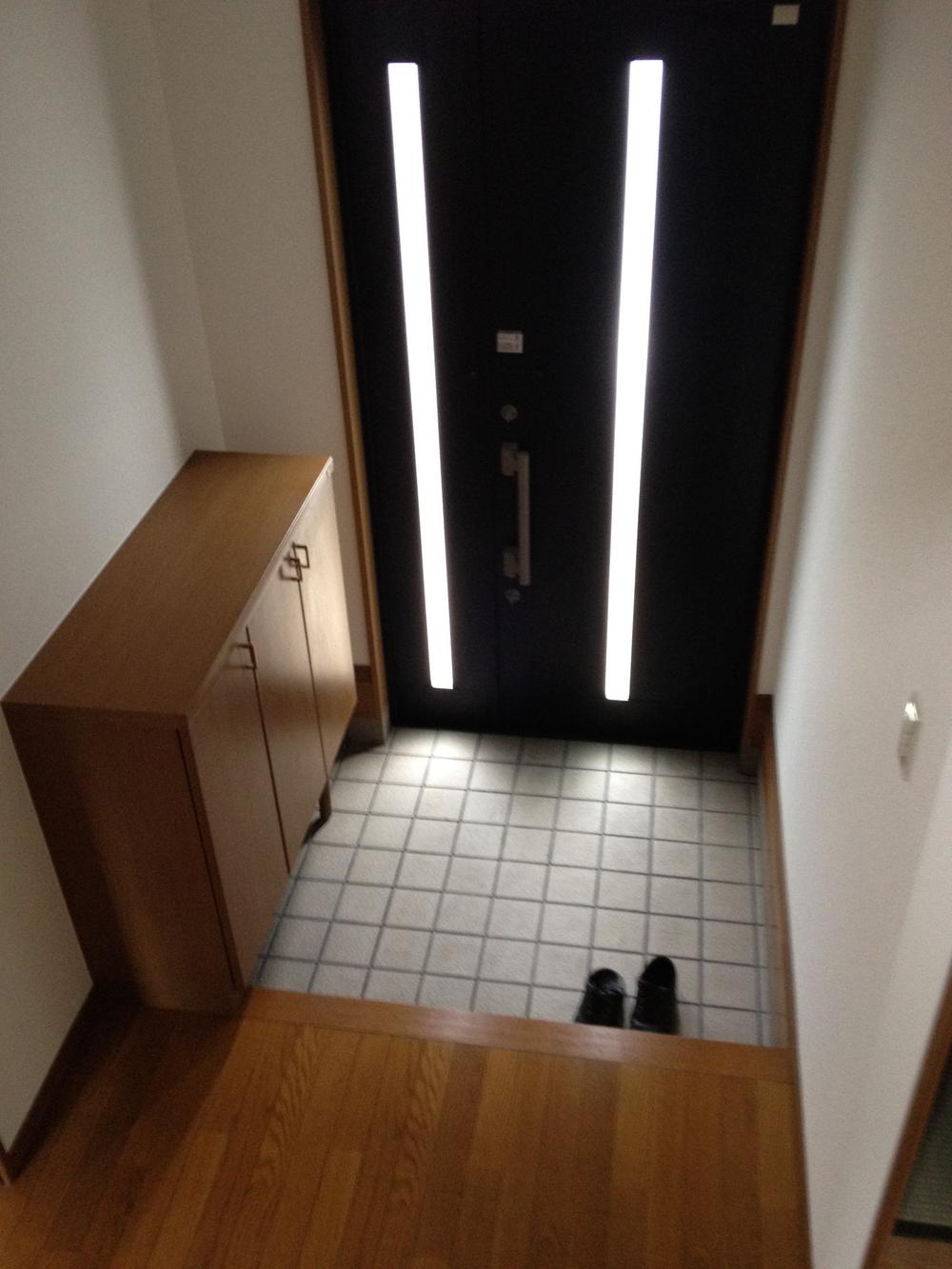 Entrance. Local (September 2013) Shooting