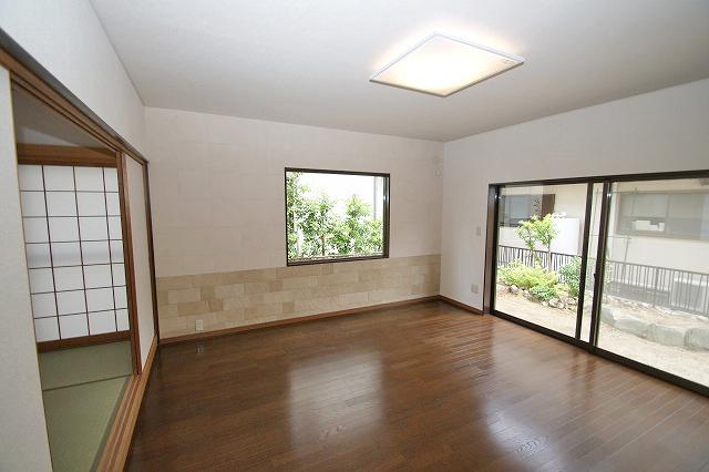 Living. In part of the living room wall was Hari eco-carat to clean the air