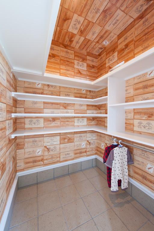 Building plan example (introspection photo). Shoe cloak of large capacity is not only mouth, Anything Maeru breadth such as strollers and golf equipment. The wall surface of the design is also a fun space.  [Construction Case]