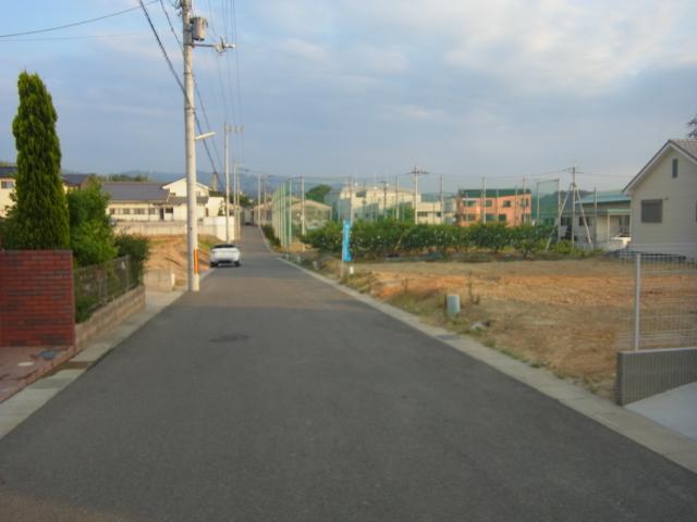 Local photos, including front road. The development has been town streets also clean, It is going to be fun to come back to town. Local (June 2013) Shooting