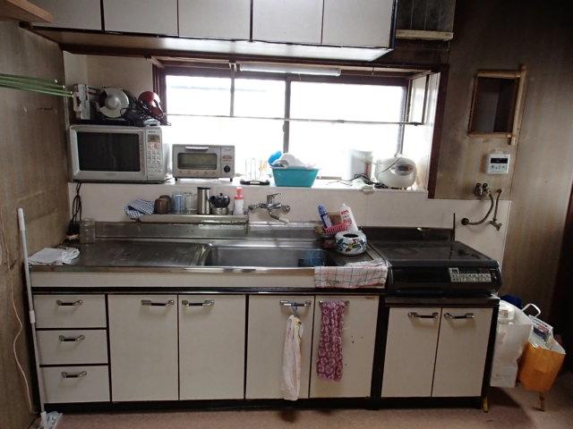 Kitchen. Indoor (12 May 2013) Shooting