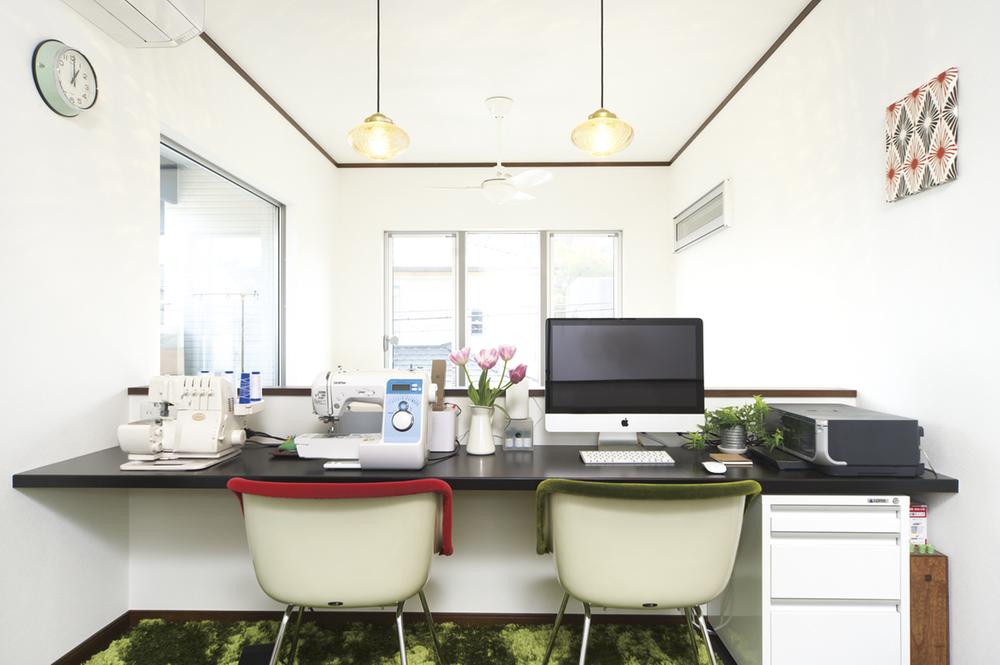 Building plan example (Perth ・ Introspection). It is home to our customers has been built in the actual design freedom. Space for your work at home was also designed.