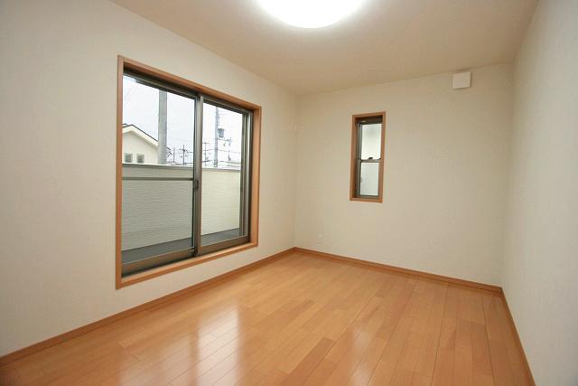 Non-living room. 2 Kaiyoshitsu