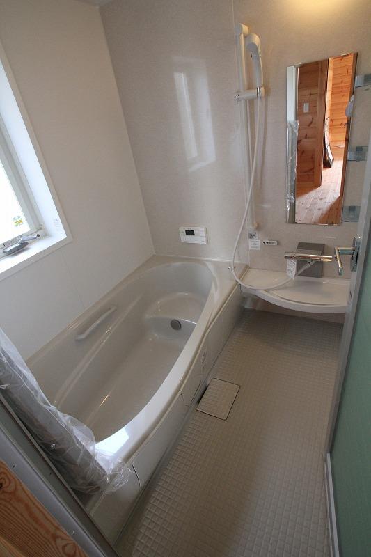 Bathroom. Local (10 May 2012) shooting