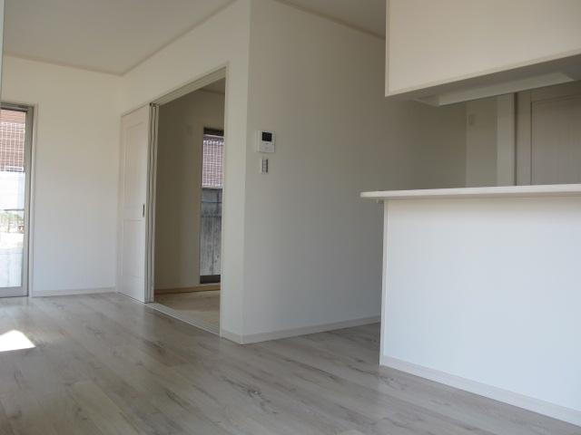 Same specifications photos (living)