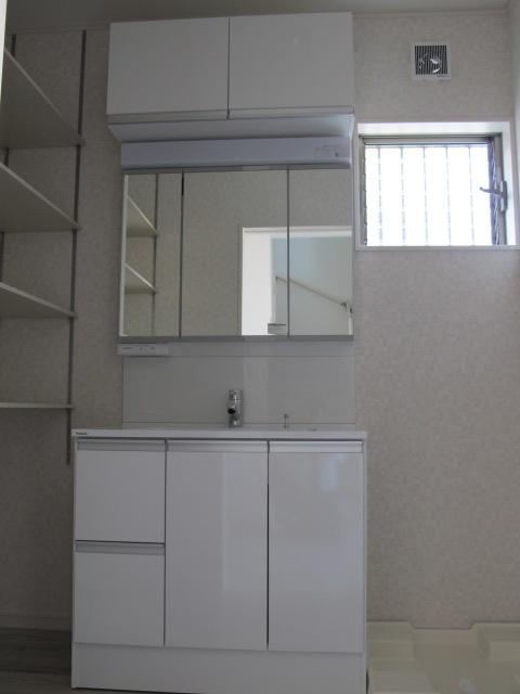 Wash basin, toilet. Panasonic