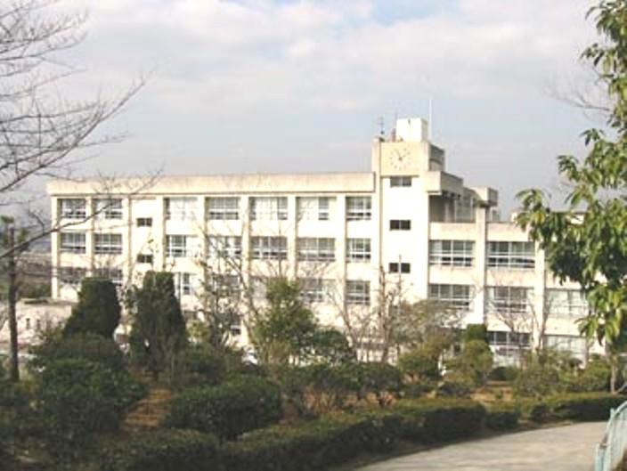 Junior high school. 1430m to Kashiwabara Municipal Ken Shimokita junior high school