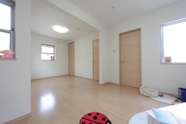 Model house photo. 2 is a door 1 Room adoption that can be used in accordance with the lifestyle.