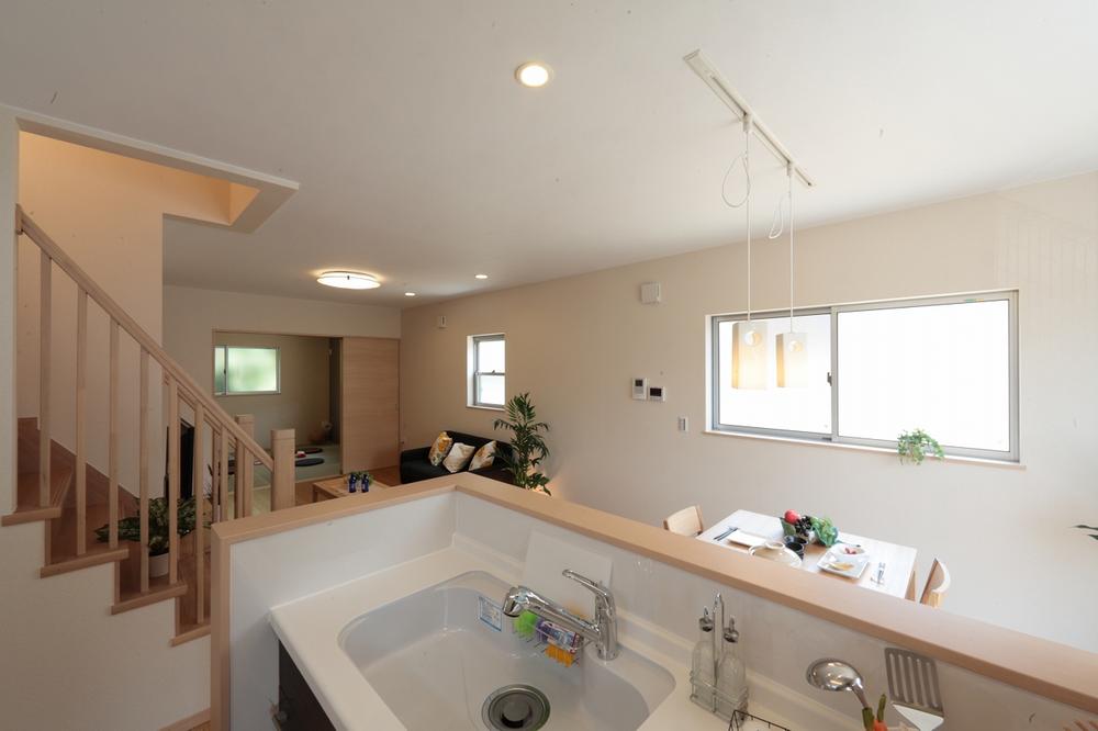 Kitchen. Counter kitchen local model house that can continue to watch the growth of the child.