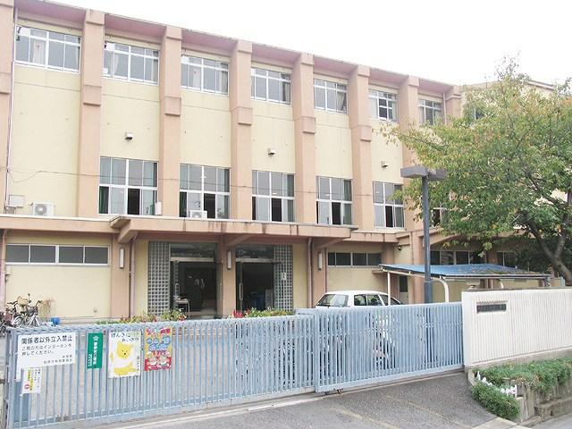 Primary school. 1150m to Kashiwabara Municipal Kokubu Elementary School