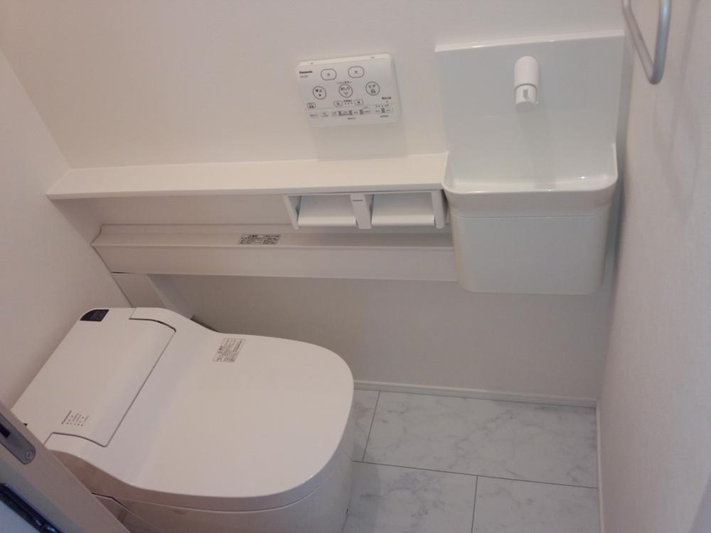 Toilet. Indoor (July 2013) Shooting