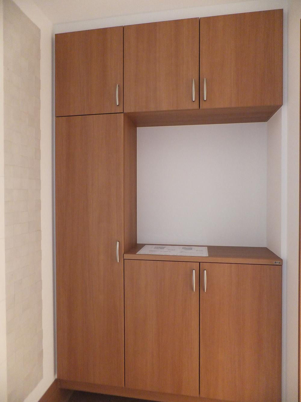 Other. Entrance storage (big shoes BOX) is, It is a standard specification.