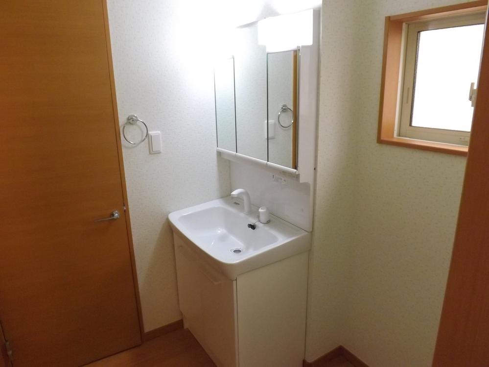 Other Equipment. With hand shower! Cleansing also shampoo happy!