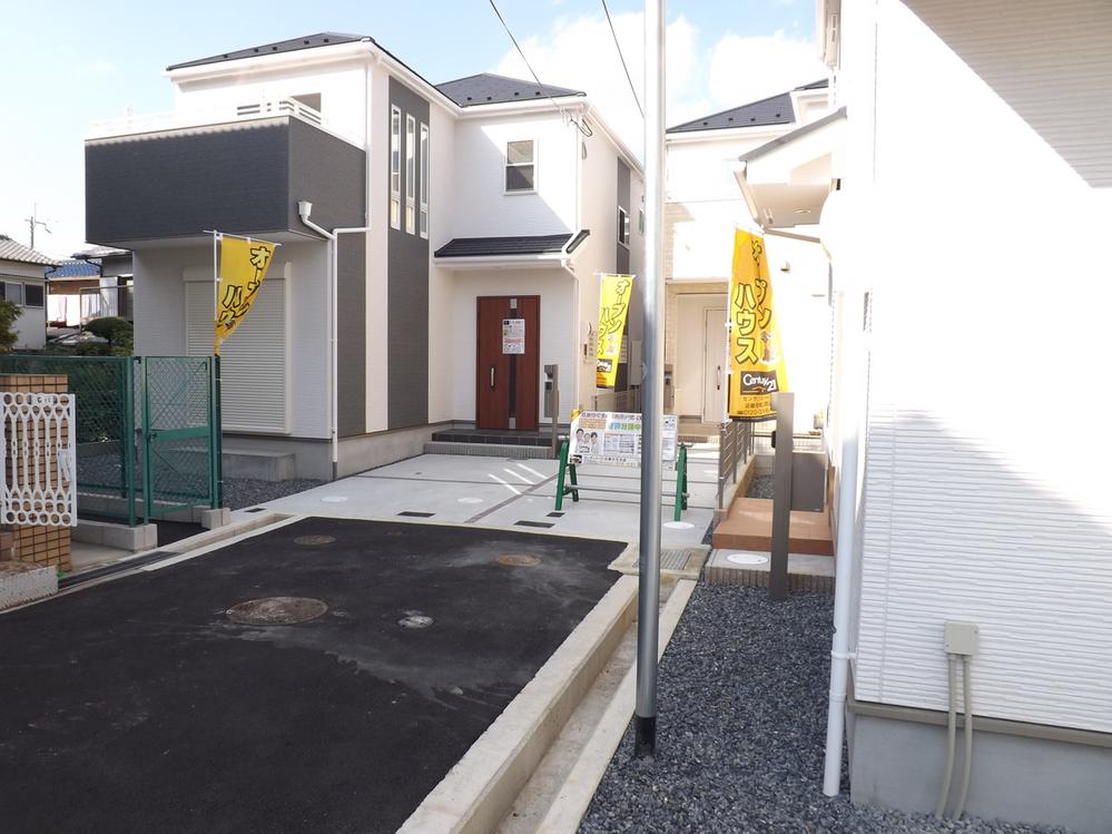 Local photos, including front road. Local (10 May 2013) Shooting