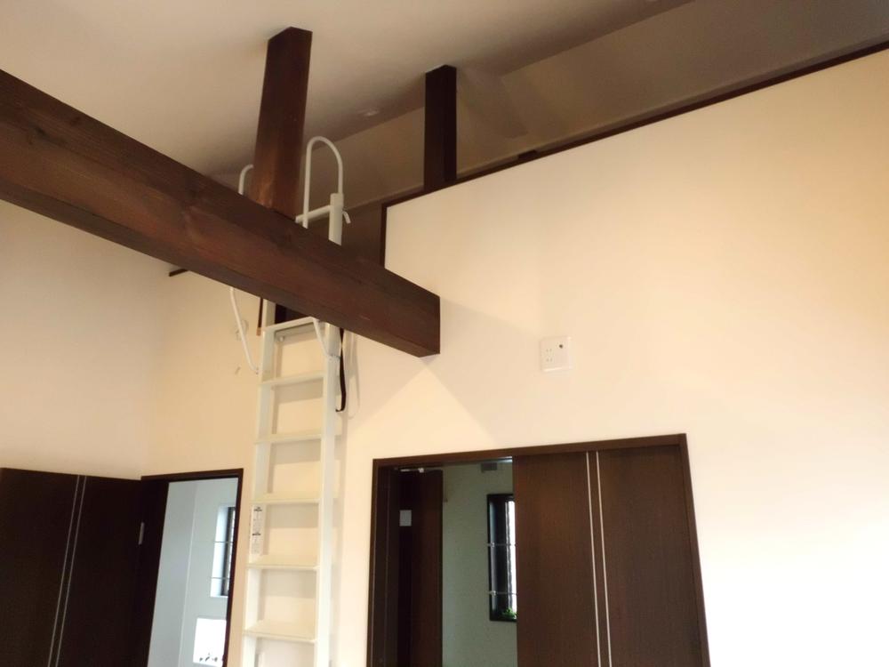 Other introspection. The 3F6 Pledge of Western-style is also ideal as a storage space with a loft. 