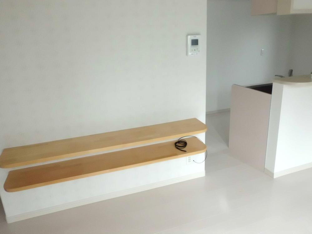 Living. Have also attached stylish counter is next to the living, It can also be used to study the location and children of the wife of a hobby. 