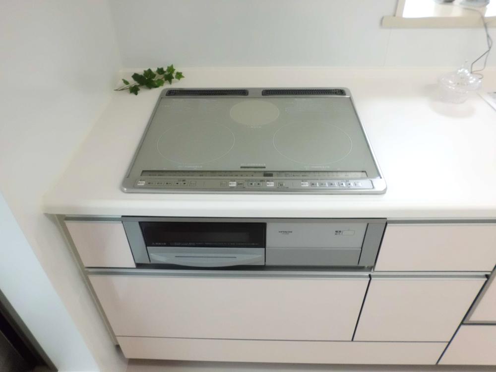 Kitchen. Easy to cook, Cleaning is also easy to IH cooking heater