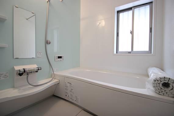 Bathroom. The bathrooms are spacious 1 tsubo type! !