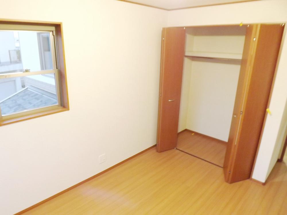 Non-living room. Local photos (Western-style)