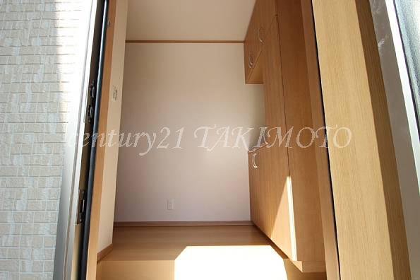 Entrance. Always bright entrance! ! 