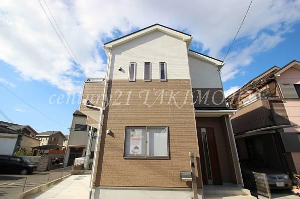 Local photos, including front road. Southeast corner lot! Yang per good!