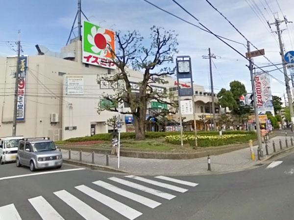 Shopping centre. Until Izumiya 1040m