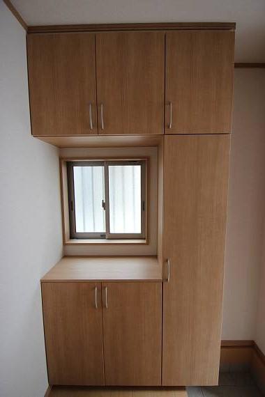 Receipt. Large shoe box standard equipment! !