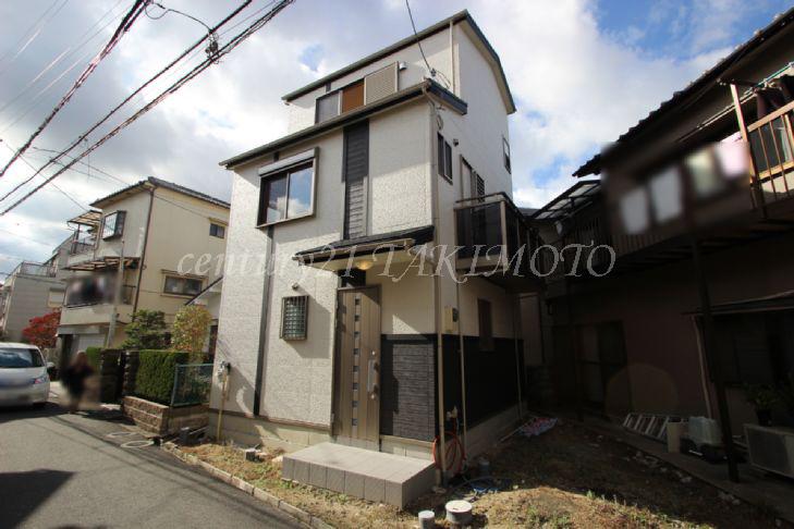 Local appearance photo. Is a 3-minute walk to the station! It is conveniently located!