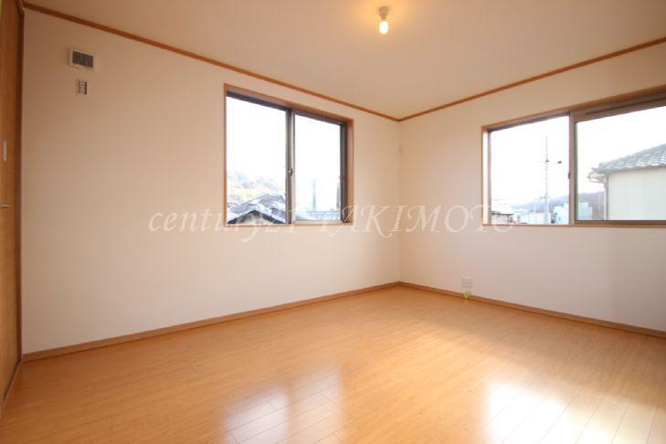 Non-living room. Use each room pair glass!