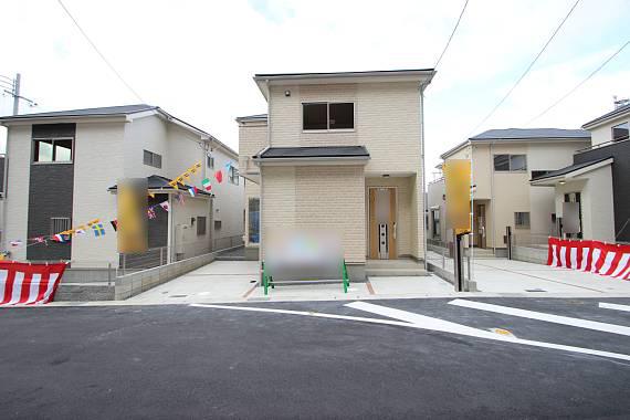 Local appearance photo. All 9 compartment of subdivision! !