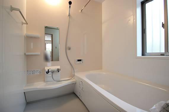 Bathroom. The bathrooms are spacious 1 tsubo type! !