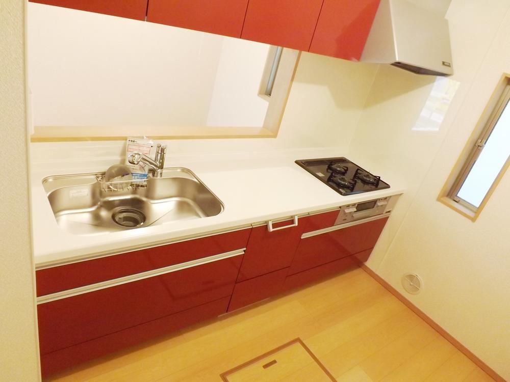 Kitchen. Local photo (kitchen) Slide storage water purifier shower!