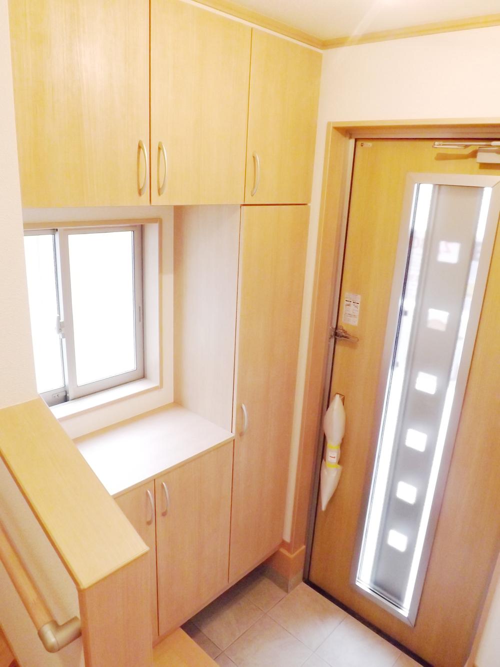 Entrance. Local photos (entrance)