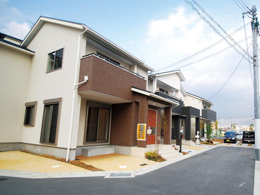 Sale already cityscape photo. Katano about 50m up to elementary school.
