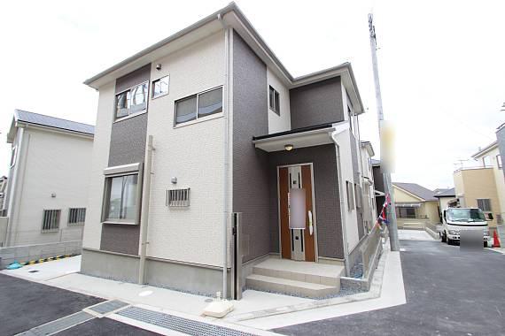 Local appearance photo. All 9 compartment of subdivision! !