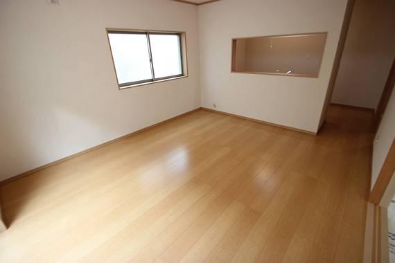 Living. The placement is easy living furniture! !