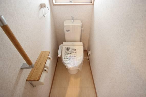 Toilet. Pat ventilation There is a window in the toilet! !