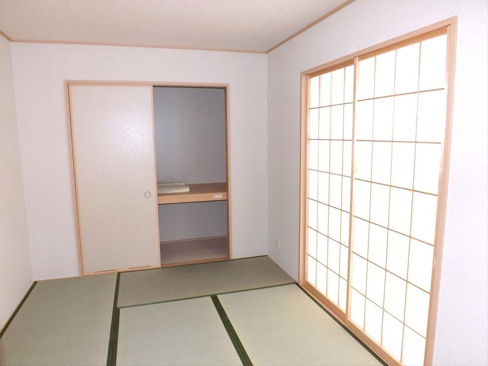 Non-living room. Local photos (Japanese-style)