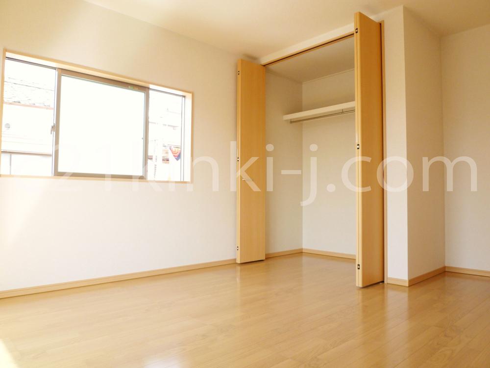 Non-living room. Local photos (Western-style)