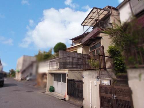 Local photos, including front road. Frontal road