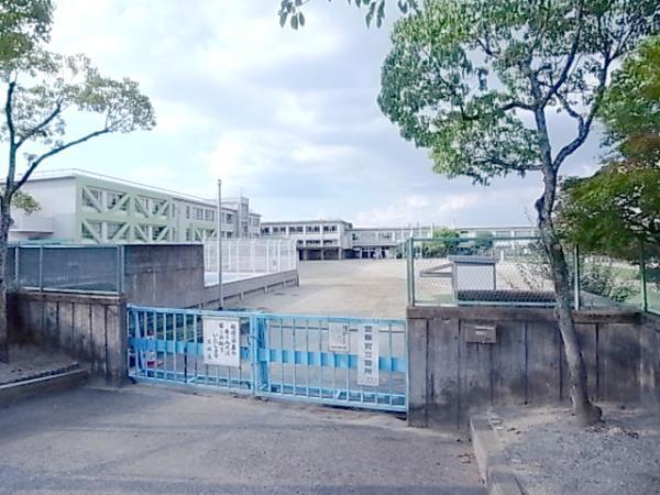 Primary school. Hoshida until elementary school 446m