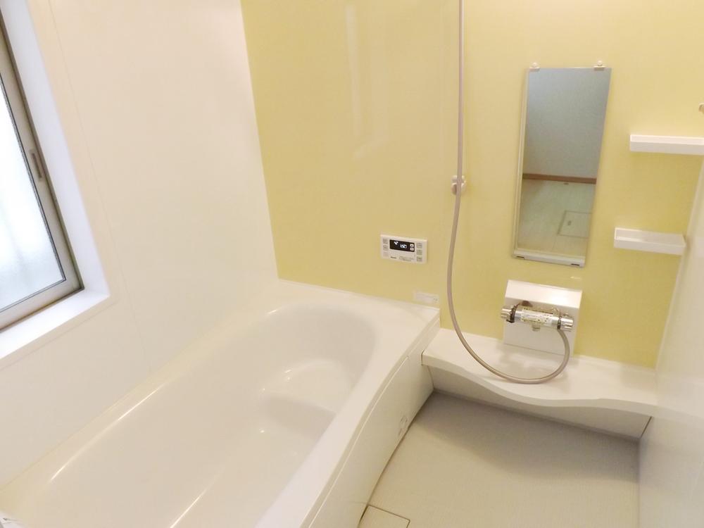 Bathroom. Local photo (bathroom) Bathroom heating dryer! Warm bath!