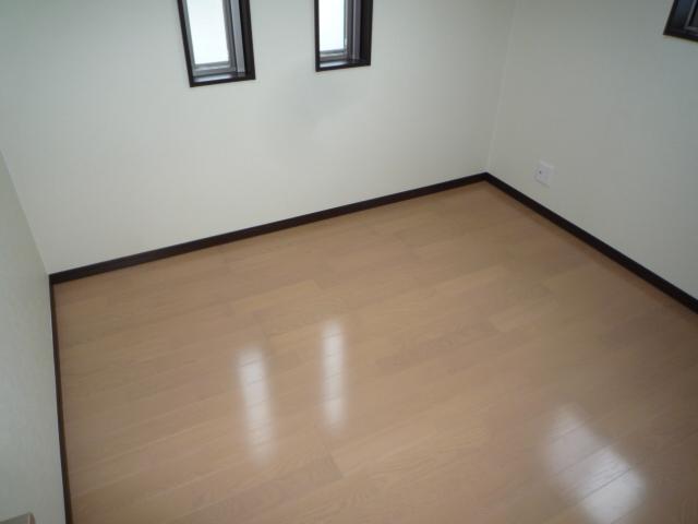 Non-living room. Fashionable slit