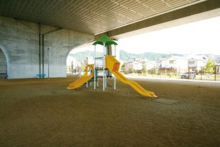 park. The second Keihan road ・ Underpass park