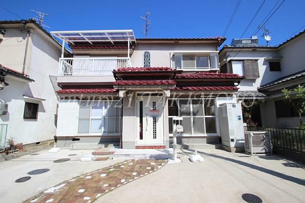 Local appearance photo. This large property of frontage!