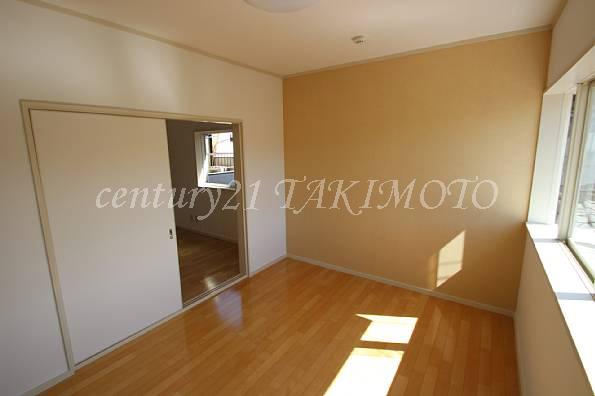 Non-living room. 2F Western-style. Bay window with!