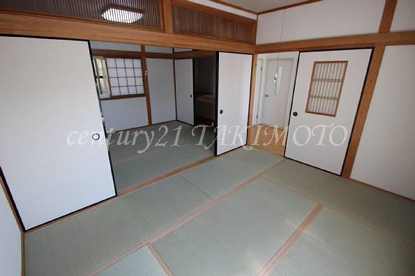 Non-living room. 2F Japanese-style room. It has become Tsuzukiai!