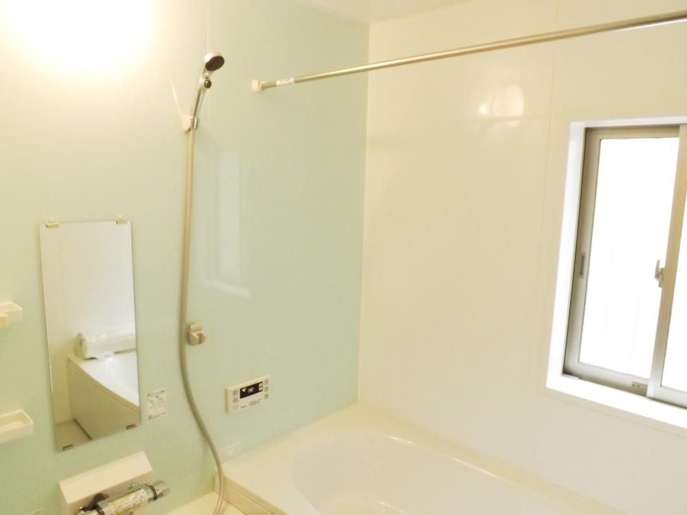 Bathroom. Local photo (bathroom) Bathroom heating dryer! Warm bath!