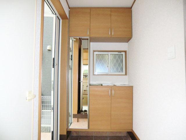 Entrance. Local photos (entrance)