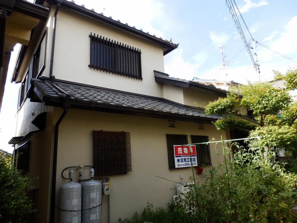 Local appearance photo. Local (September 2012) shooting